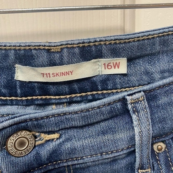 Levi’s 711 skinny distressed jeans women size 16w plus size - Picture 2 of 8